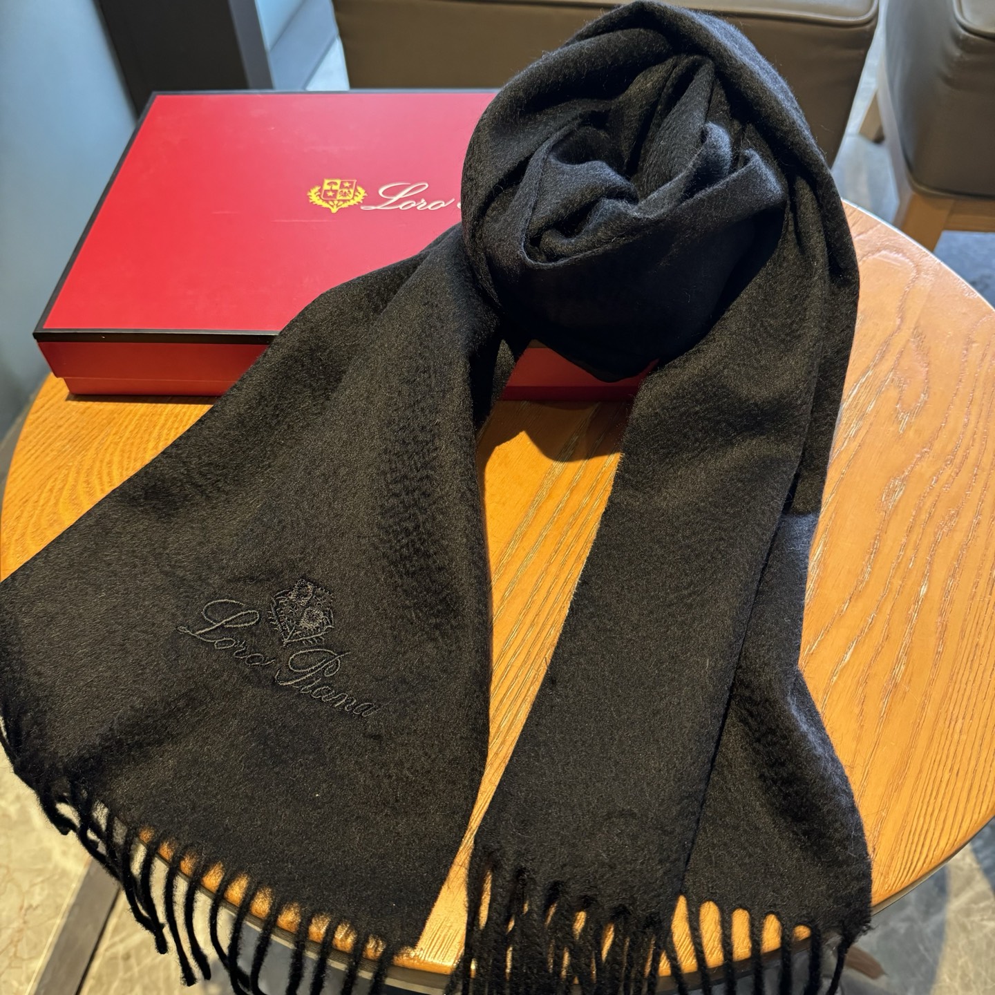 Loro Piana · 诺悠翩雅秋冬新品❗️【极品山羊绒小围巾】送人自留都太高大上了😍重磅上新，爆款爆