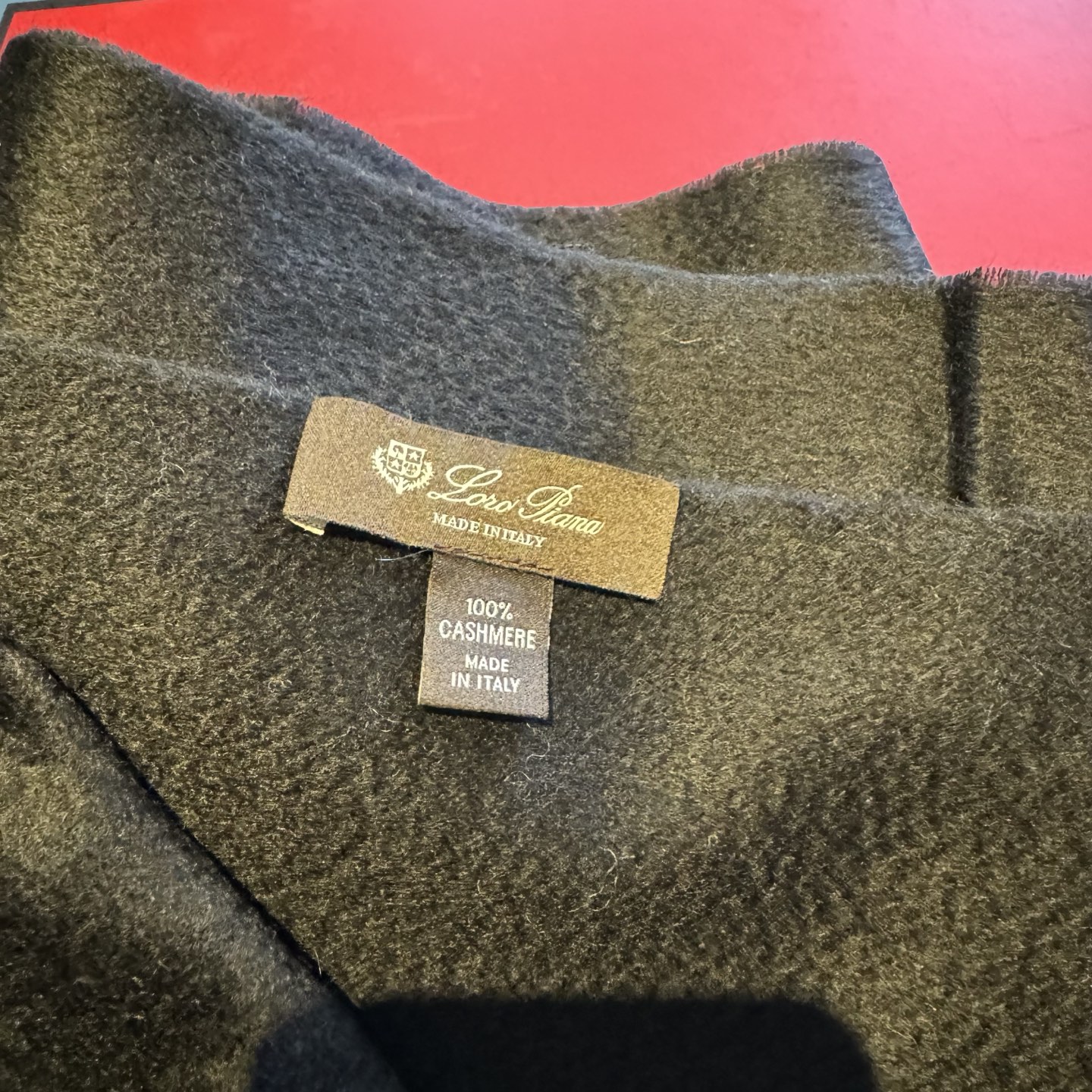 Loro Piana · 诺悠翩雅秋冬新品❗️【极品山羊绒小围巾】送人自留都太高大上了😍重磅上新，爆款爆