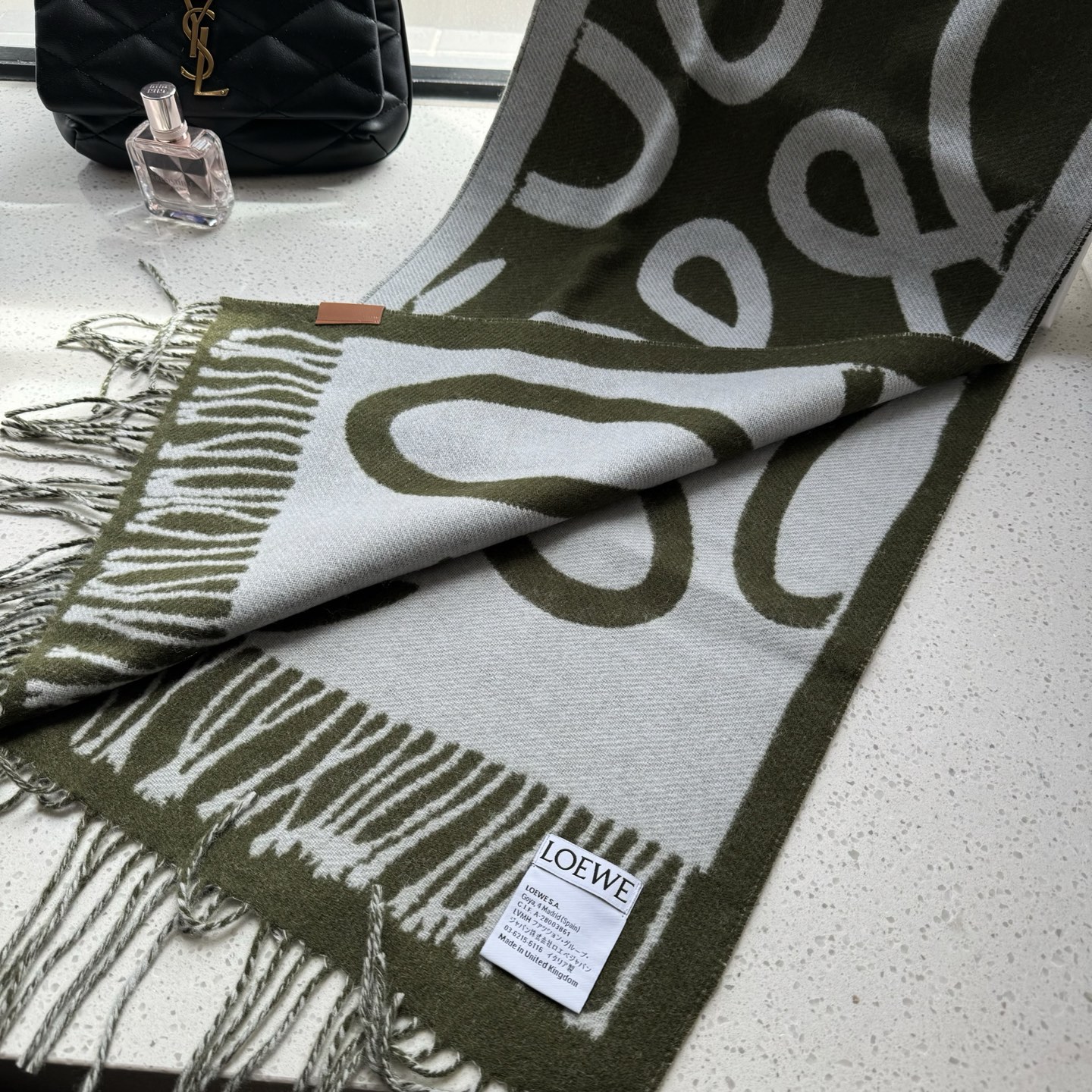 Loewe 新款罗意威（奶茶）很幸運拿到這個品牌的東西 真的不多見 很少在國內做訂單 款式真的少的可怜 羅意威作為西班牙