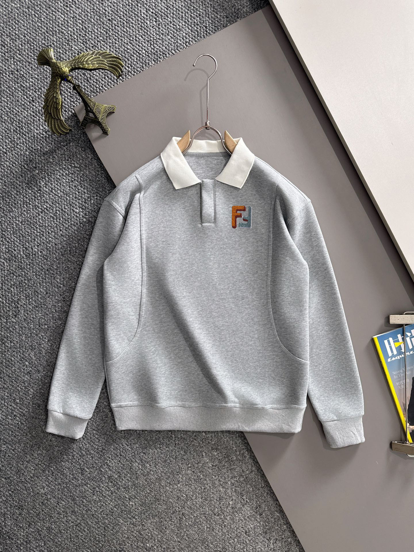 Sweat-shirt Fendi à Col Revers, Manches Longues, Unisexe, Collection Automne-Hiver 25SS