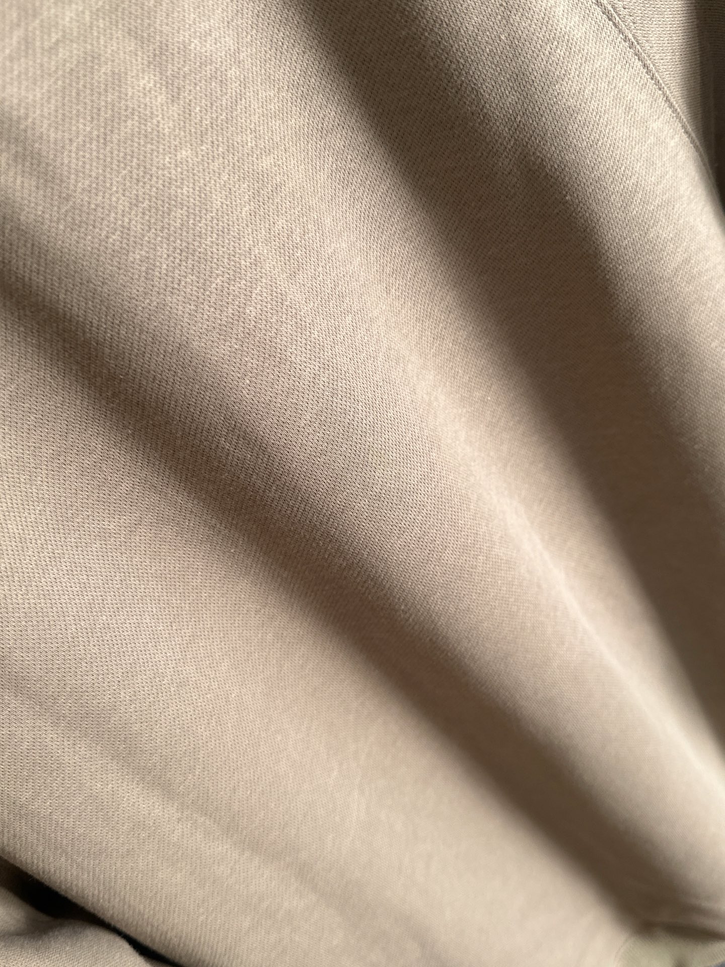 P230   迪奥独家首发25ss秋冬新款翻领卫衣长袖男女同款 众多明星同款 一般小作坊根本复制不了的工艺 不管是材质还是细节还原度以及工艺制作方面不惧任何挑战，只为给大家奉献绝妙产物 顶级原单版本随意对比 不惜成本只为做的更好 独一无二的进口面料手感 纯进口德国机器生产 精密操作万针密度 全套新款辅料三标同步定制齐全 上身百搭时尚 秋冬季节的完美选择穿搭必备单品 
码数表：m-4XL （下单报身高体重