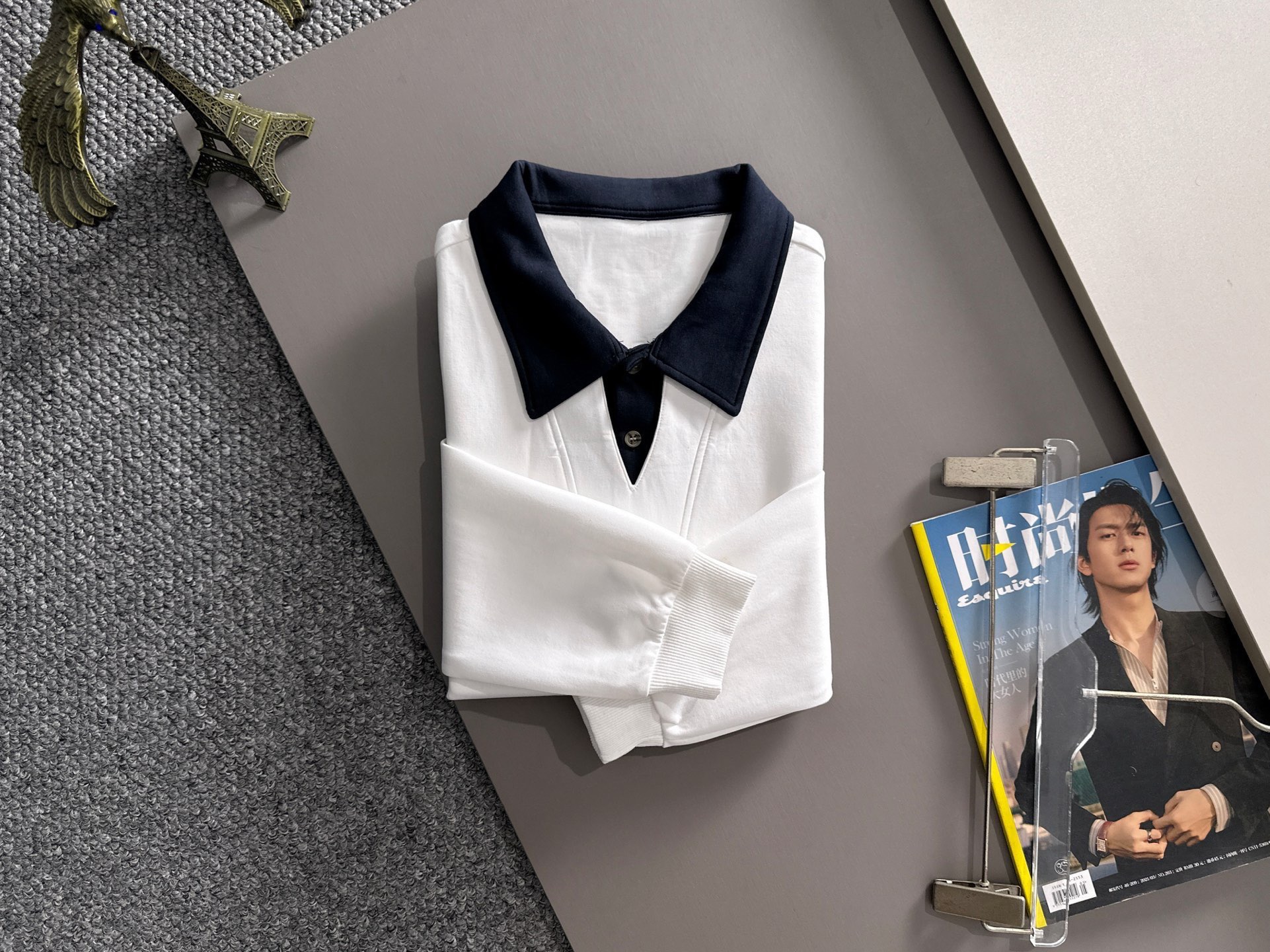 P230   巴宝莉独家首发25ss秋冬新款翻领卫衣长袖男女同款 众多明星同款 一般小作坊根本复制不了的工艺 不管是材质还是细节还原度以及工艺制作方面不惧任何挑战，只为给大家奉献绝妙产物 顶级原单版本随意对比 不惜成本只为做的更好 独一无二的进口面料手感 纯进口德国机器生产 精密操作万针密度 全套新款辅料三标同步定制齐全 上身百搭时尚 秋冬季节的完美选择穿搭必备单品 
码数表：m-4XL （下单报身高体重）