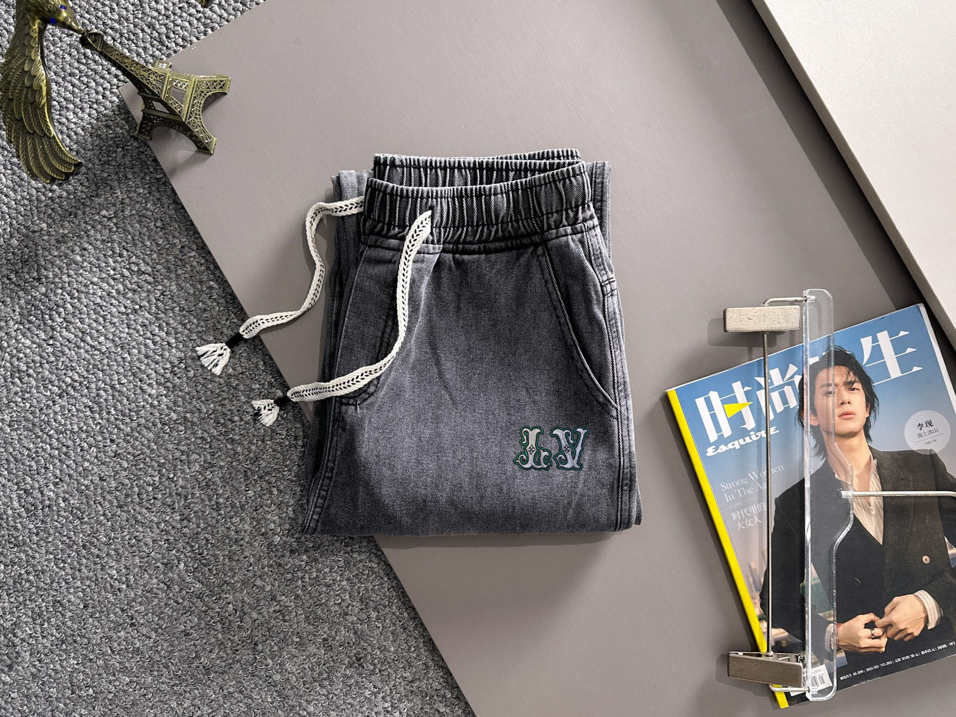 Louis Vuitton Denim Straight Leg Pants - Modern Comfort and Style 3 i1759655642807 4165 0 1