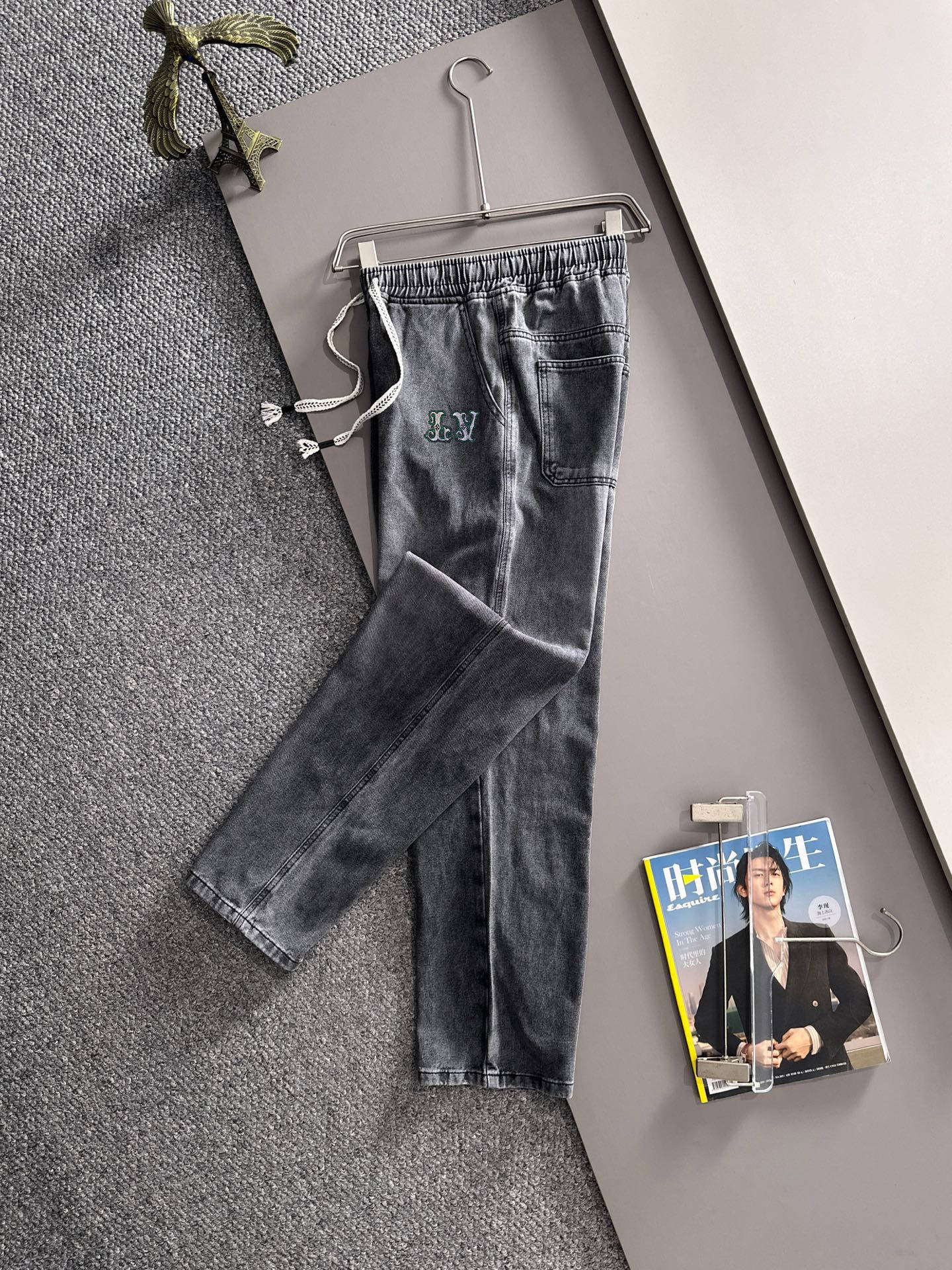 Louis Vuitton Denim Straight Leg Pants - Modern Comfort and Style 5 i1759655642941 5761 0 3