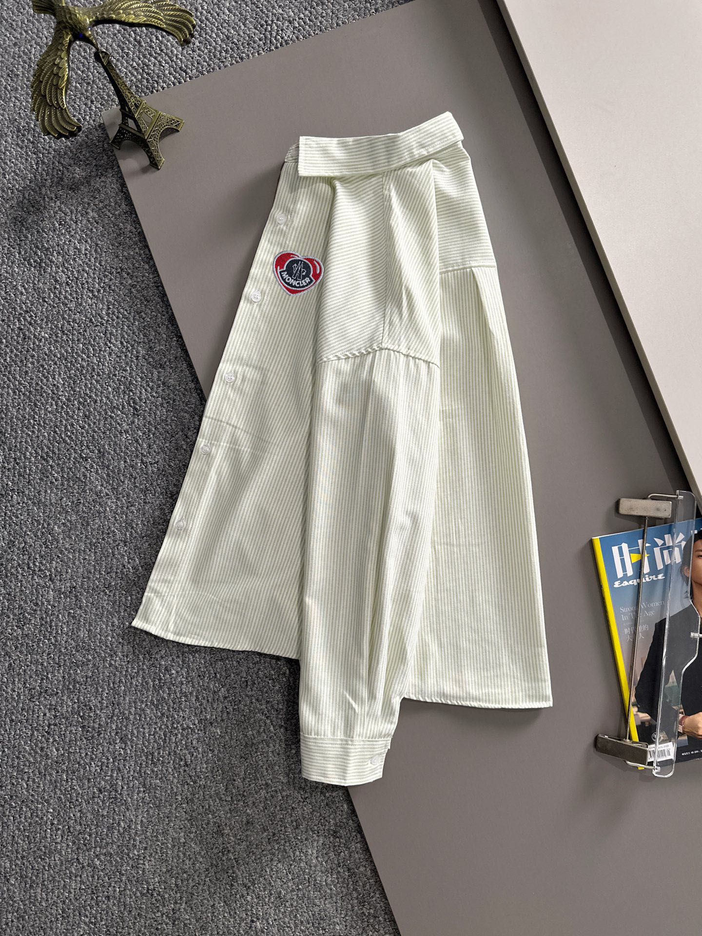 蒙口ストライプ長袖シャツ - シンプルで洗練されたビジネスカジュアル