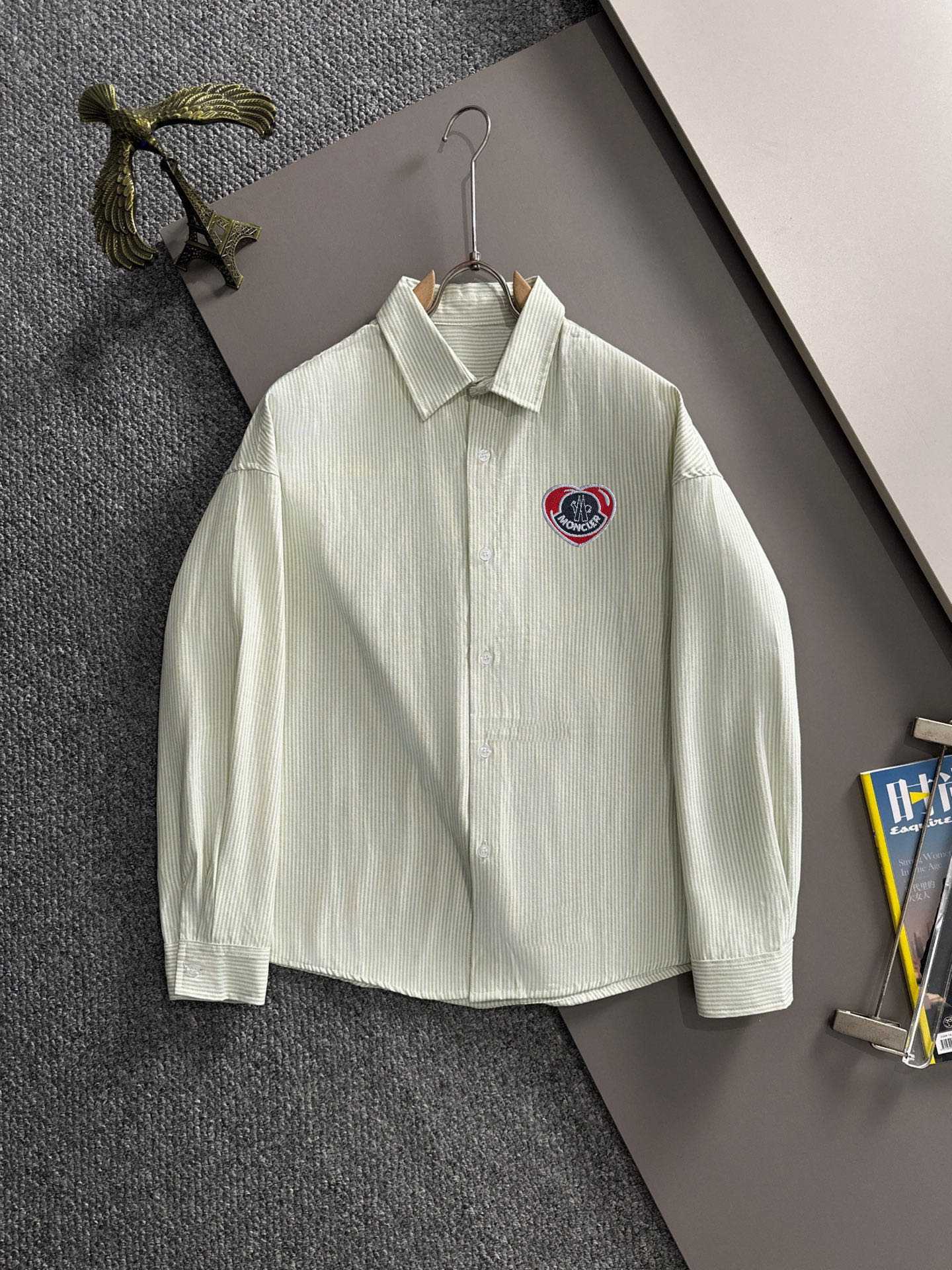 蒙口ストライプ長袖シャツ - シンプルで洗練されたビジネスカジュアル