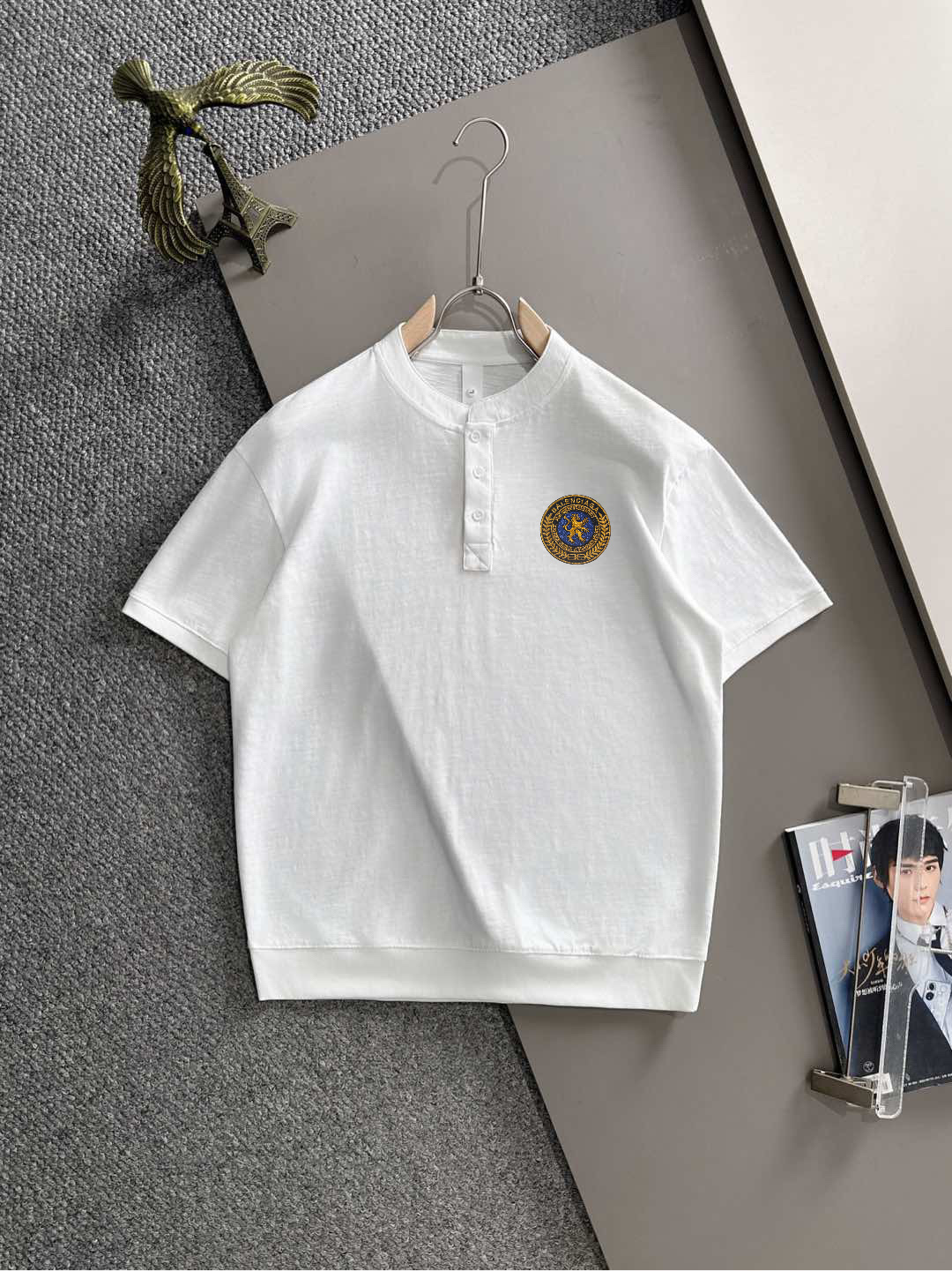 P150 Paris 2026 nueva camiseta de manga corta para hombre primavera. Hecho de tejido de algodón de punto con hilo de al…