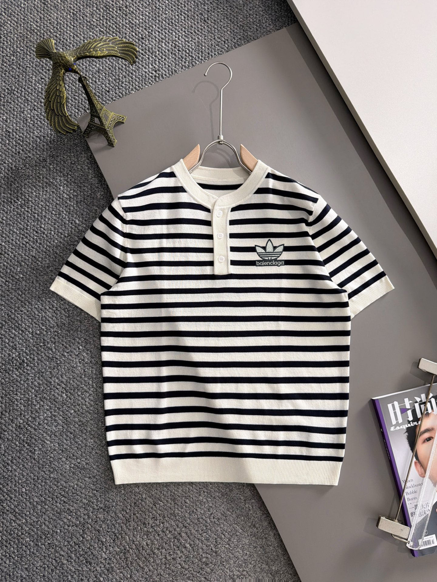 P160 París trébol de alta calidad, 26ss nueva temporada camiseta de manga corta para hombre. Confeccionada con tejido d…