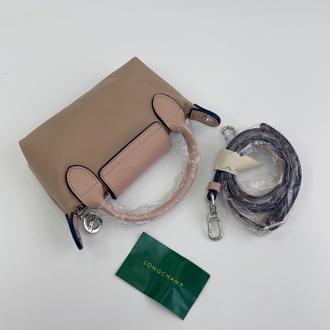 Longchamp ～ 打孔款 山楂色