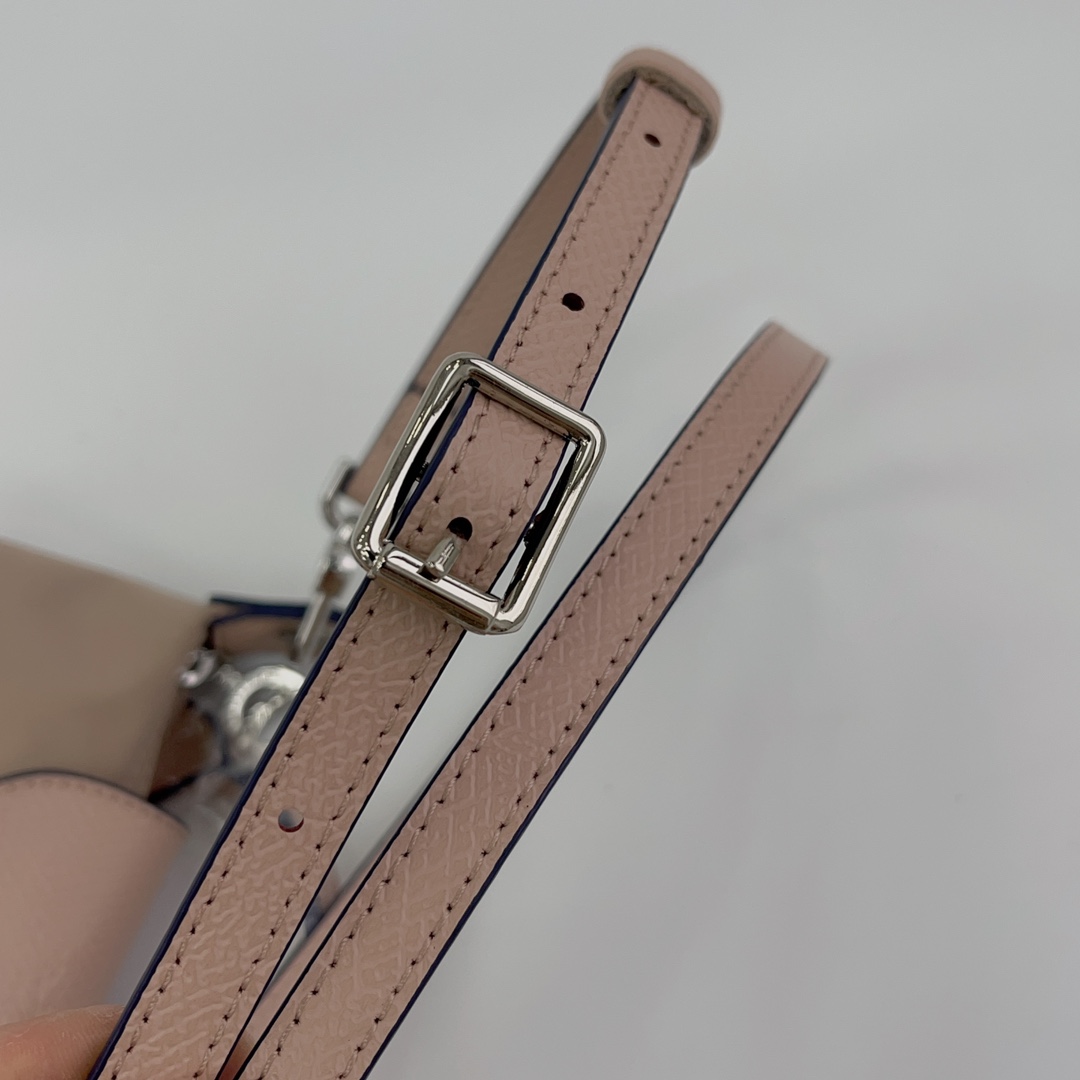 Longchamp ～ 打孔款 山楂色