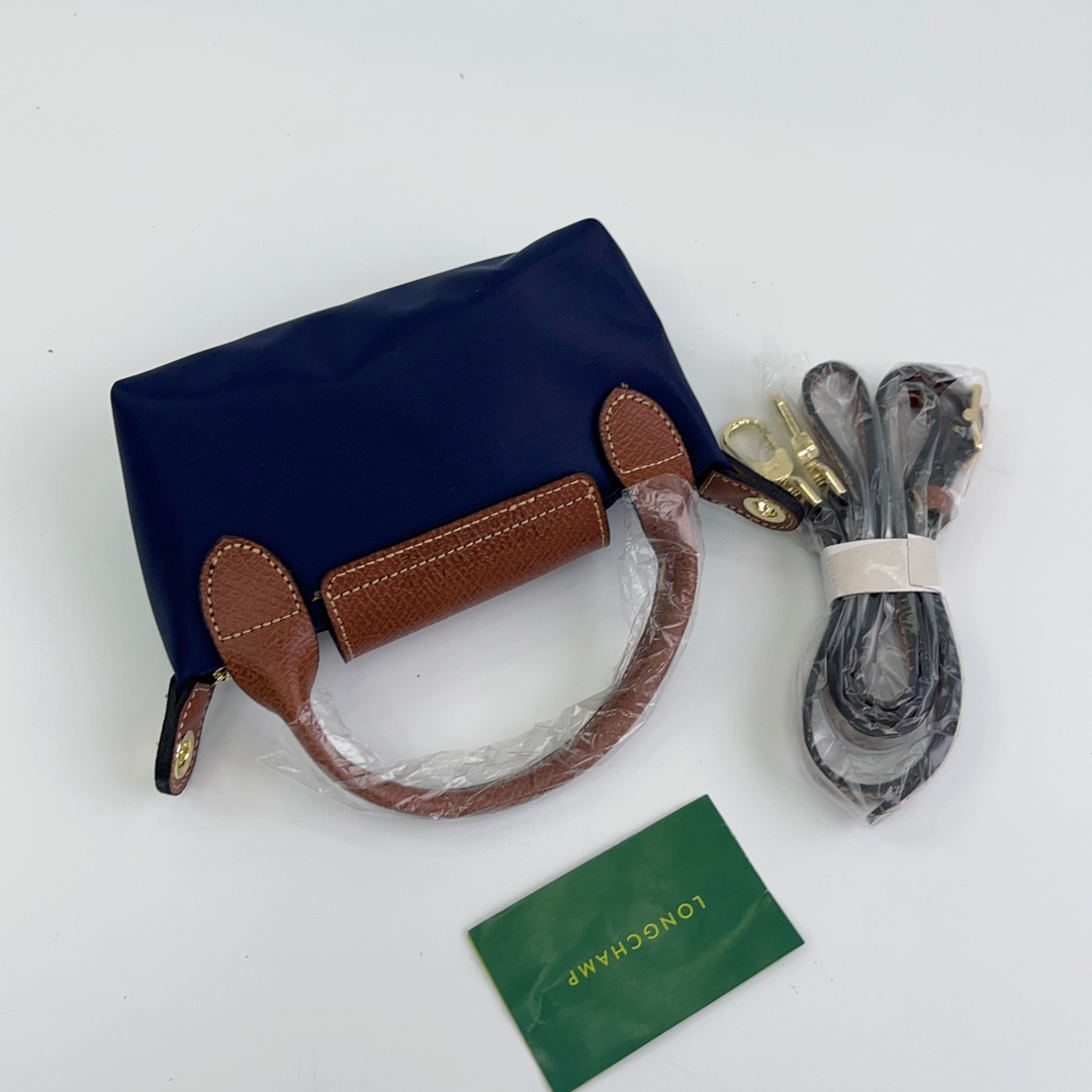 Longchamp ～ 打孔款 深蓝色
