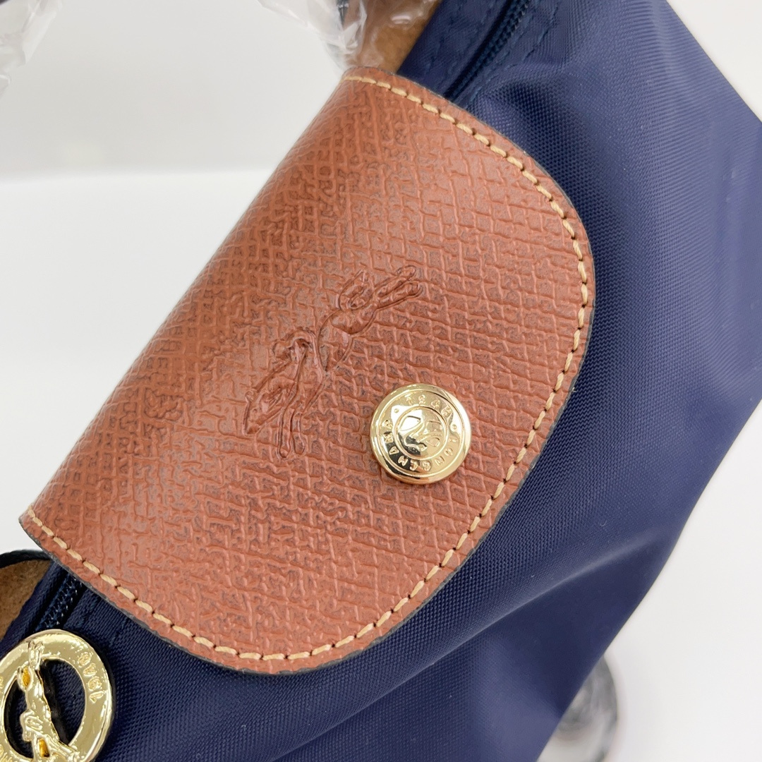 Longchamp ～ 打孔款 深蓝色