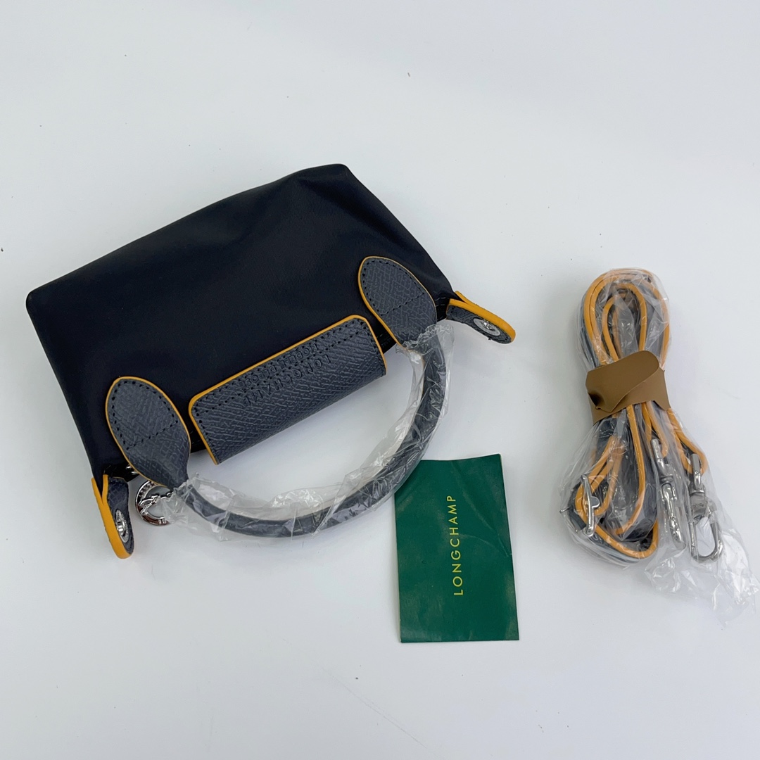 Longchamp ～ 打孔款 石墨灰