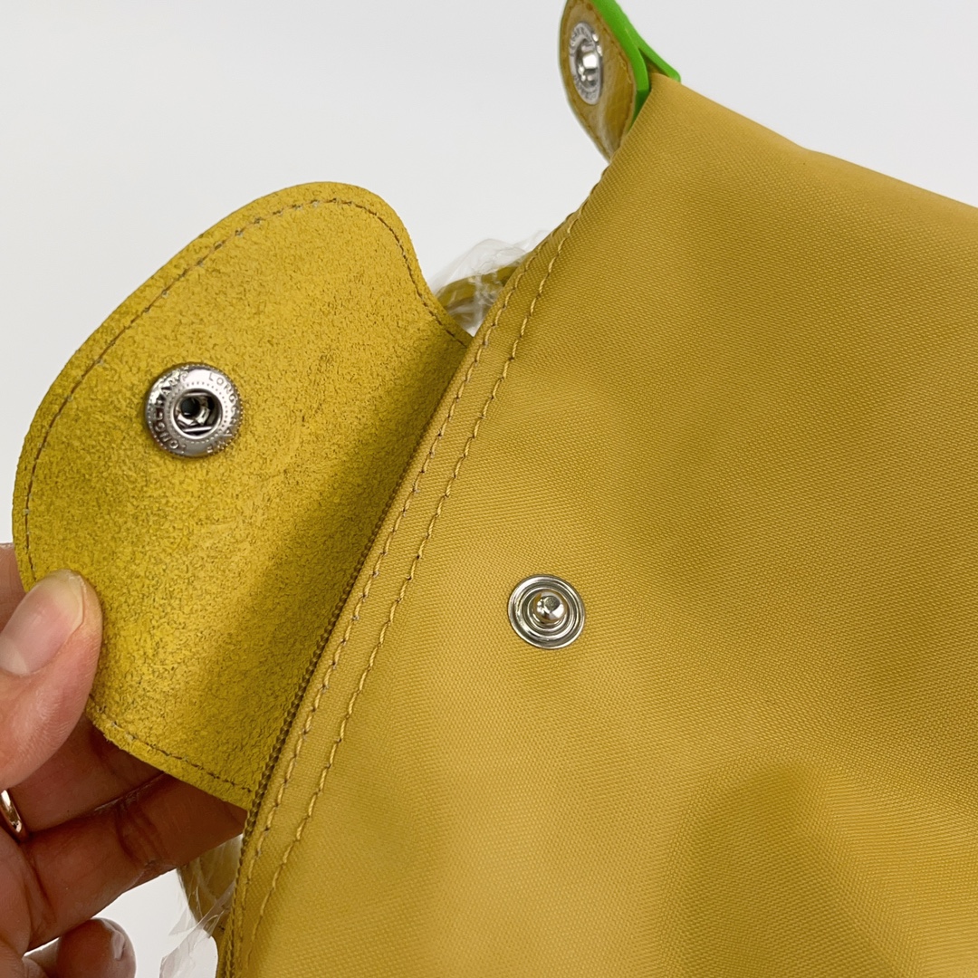 Longchamp ～ 打孔款 黄色