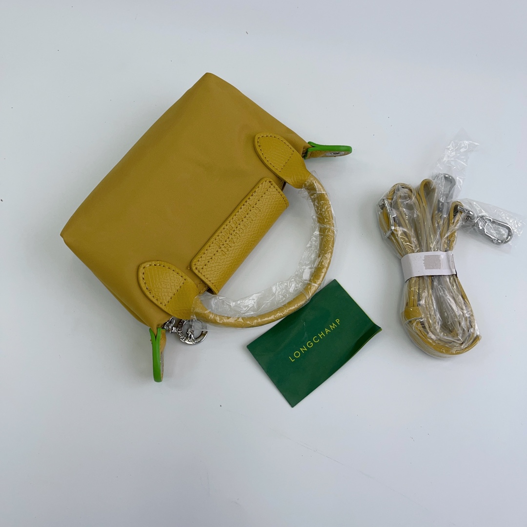 Longchamp ～ 打孔款 黄色