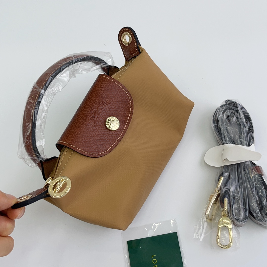 Longchamp ～ 打孔款 沙黄色
