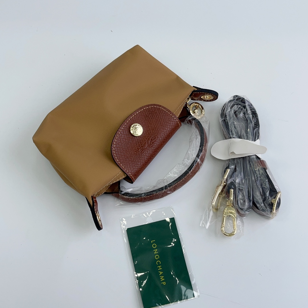 Longchamp ～ 打孔款 沙黄色