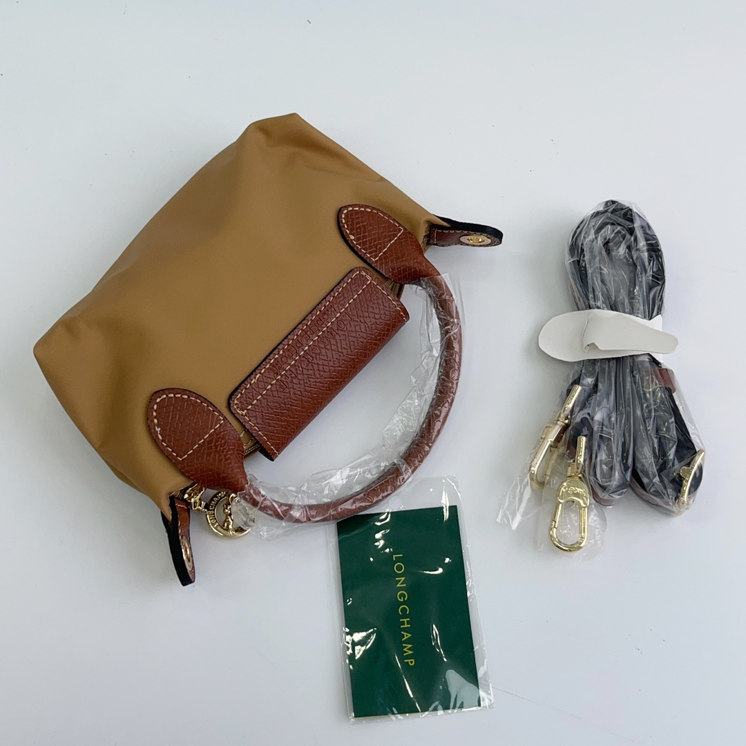 Longchamp ～ 打孔款 沙黄色