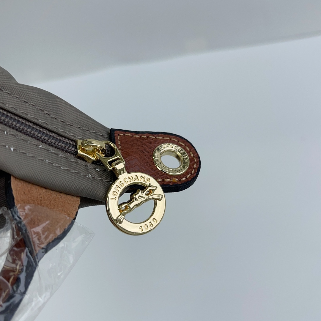Longchamp ～ 打孔款 斑鸠灰