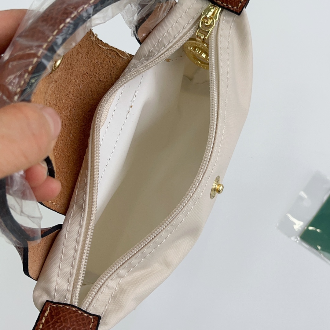 Longchamp ～ 打孔款 纸白色