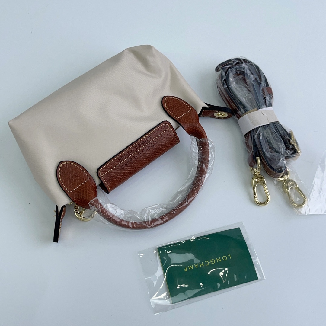 Longchamp ～ 打孔款 纸白色