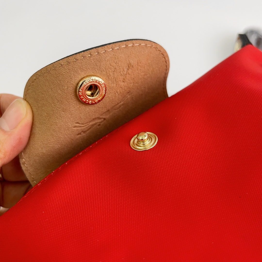 Longchamp ～ 打孔款 红色