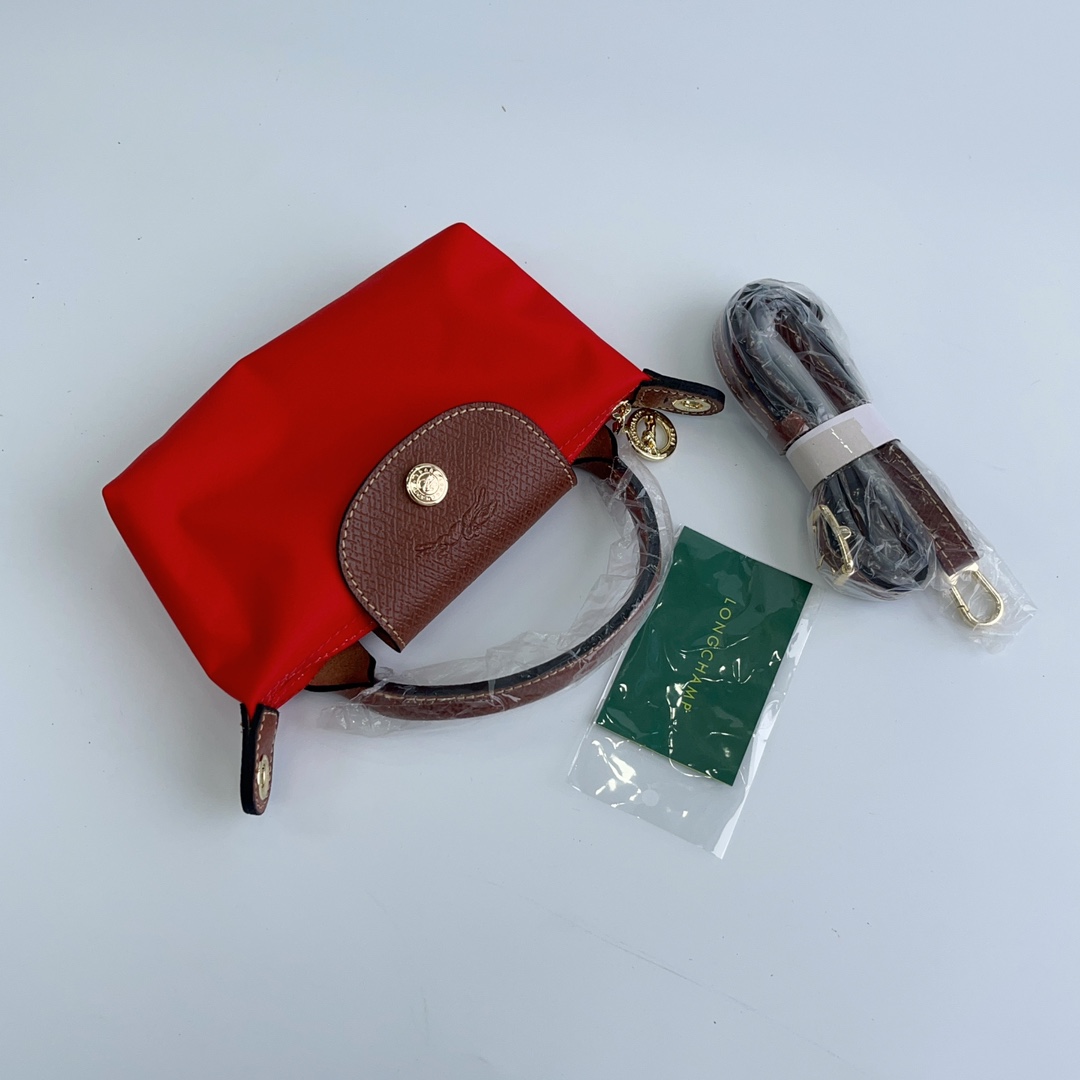 Longchamp ～ 打孔款 红色