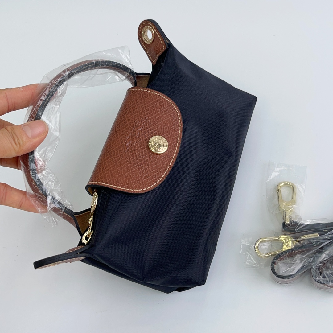 Longchamp ～ 打孔款 黑色