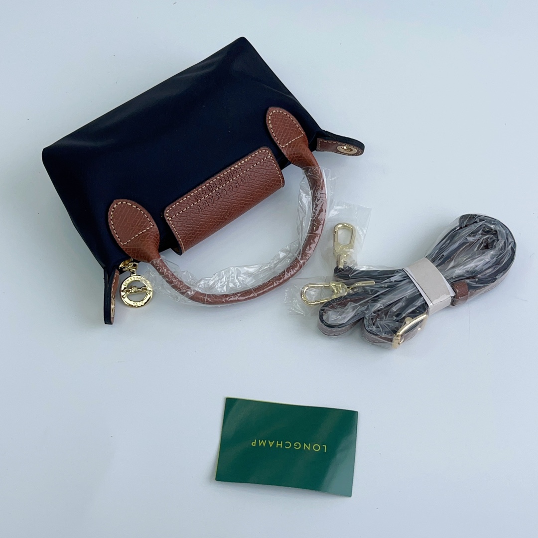 Longchamp ～ 打孔款 黑色