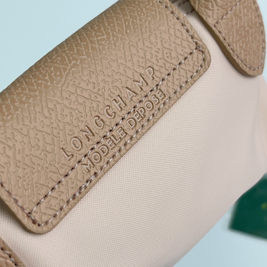 Longchamp 打孔款 藕粉色