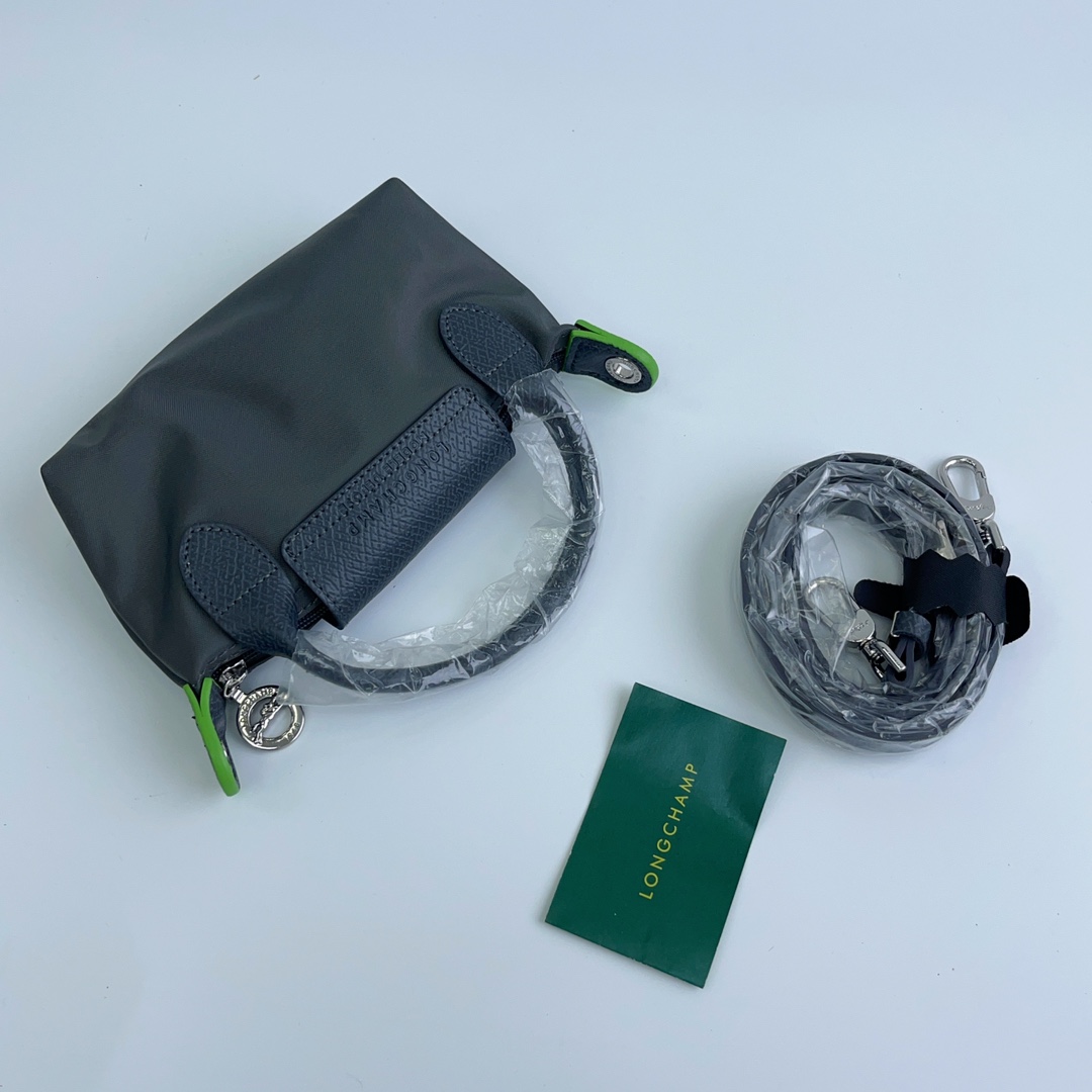Longchamp ～ 打孔款 枪灰色
