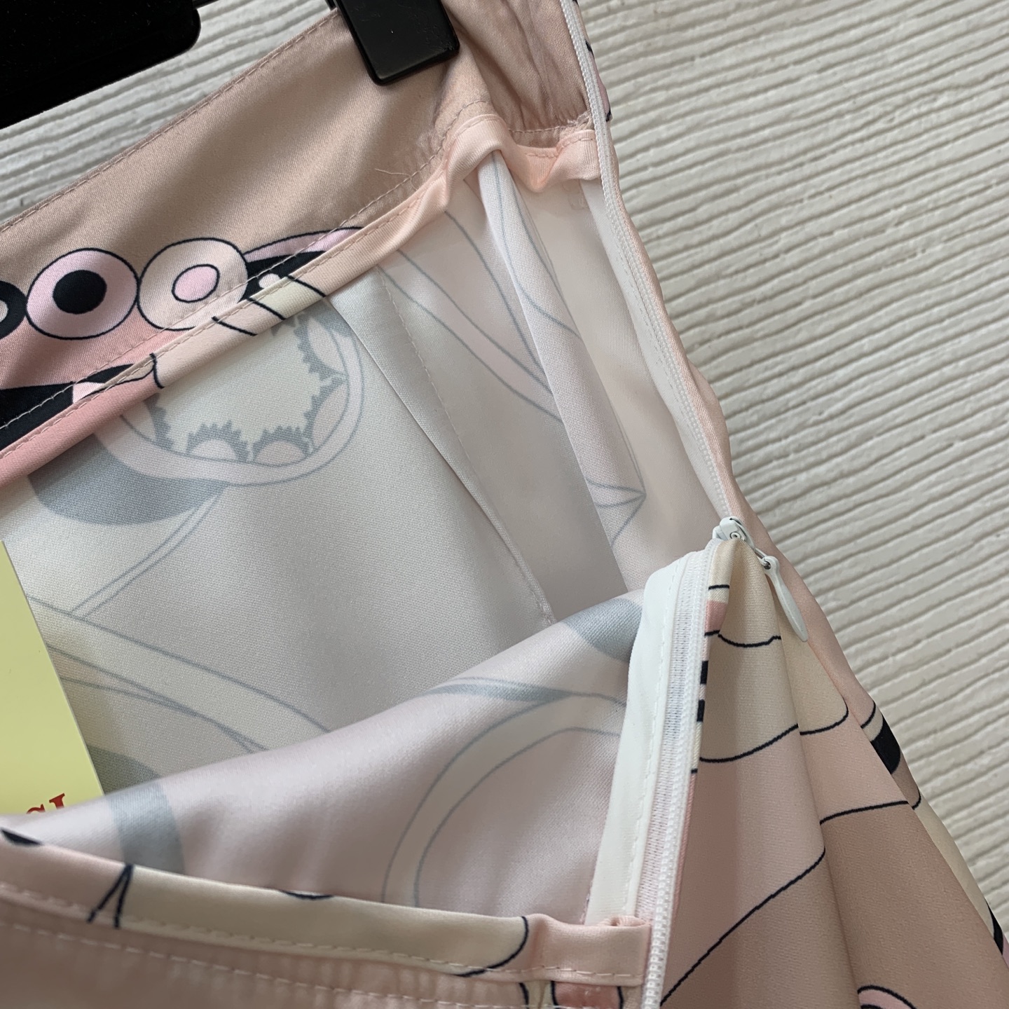 款号D PUCC*新款定制仿真丝缎斜纹稠面料、时尚复古印花宽松百搭侧拉链高腰显瘦阔腿裤长裤！粉色、绿色、