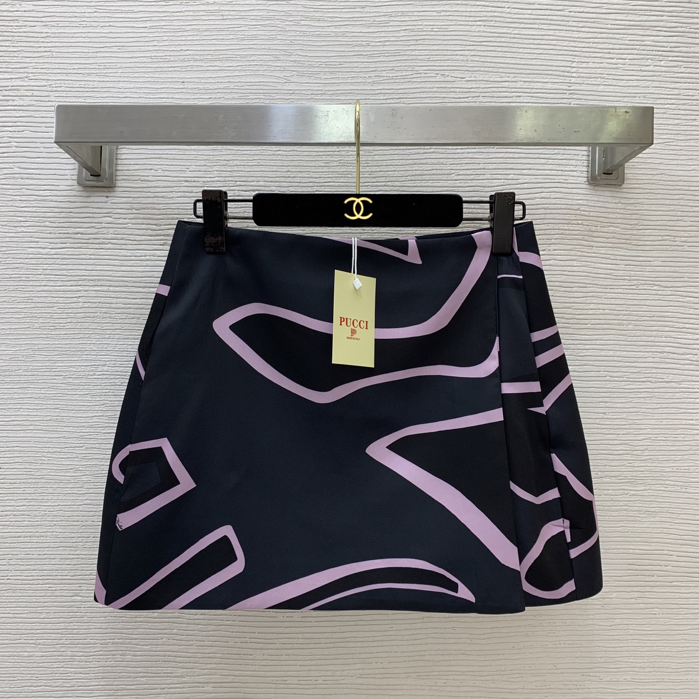 NO:855806,Model No. D26052243 PUCC*I new custom-made irregular geometric pattern printed one-piece high-waisted slimming A-line short skirt!  (M size waist 72, skirt length 37),,skirts,19860909款号D26052243 PUCC*I新款定制不规则几何图案印花一片式高腰显瘦A字短裙半身裙！（M码腰围72,裙长37）,,skirts,,Women's clothing