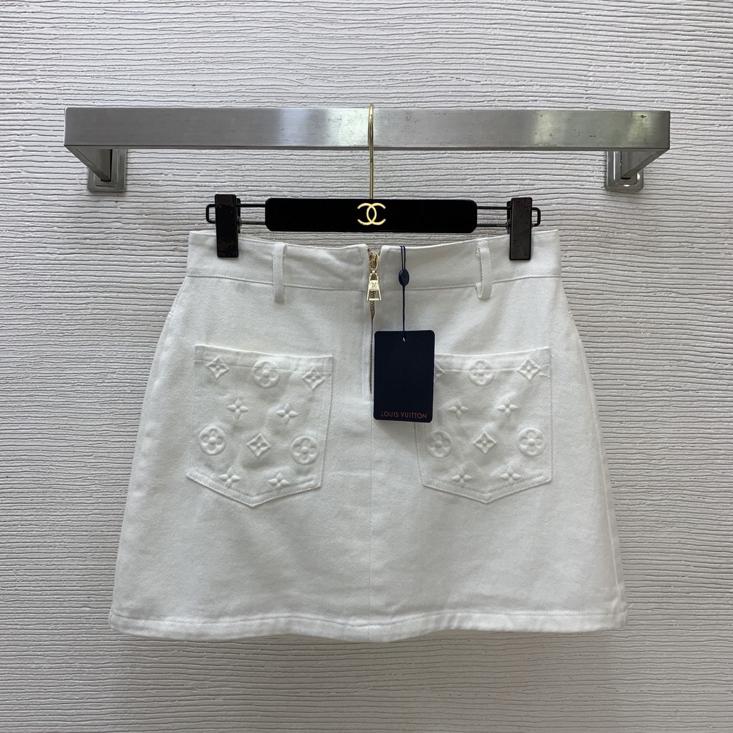 NO:867718,No. D26060875 LOUIS*Lvjia LV new classic presbyopic three-dimensional embossed double pocket zip fly A-line version high-waist slim denim short skirt!  Brown, white, (M size waist 70, skirt length 38), Louis Vuitton-clothing,louis vuitton,louis vuitton,louis vuitton,louis vuitton,louis vuitton,skirts,19860909号D26060875 LOUIS*驴家LV新 经典老花立体压花双口袋拉链门襟A字版高腰显瘦牛仔短裙半身裙！咖色、白色、（M码腰围70,裙长38）,路易威登-服装,louis vuitton,louis vuitton,louis vuitton,louis vuitton,louis vuitton,skirts,,Women's clothing