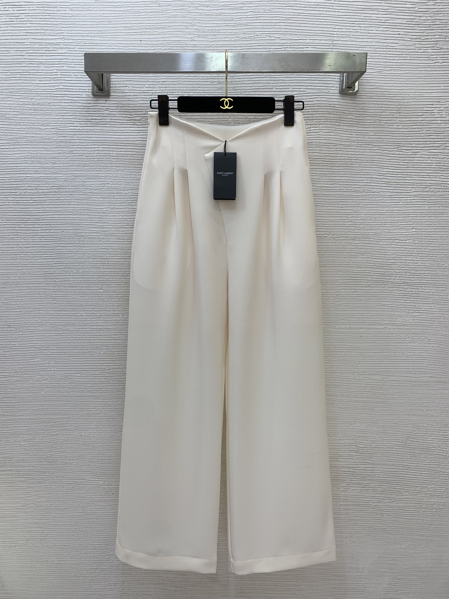 NO:892736,No. G26062455 Saint Laurent new YSL high-end customized high-end trousers!  Independently designed V-shaped waistband, discreetly revealing waistline, stacked panels, side zippers, simple and fashionable wide-leg trousers!  Black, apricot, (S size waist 66, pants length 102), saint laurent-clothing, saint laurent, saint laurent,19860909号G26062455 圣罗兰 新YSL高端定制高级感西裤！独立设计V字腰头小心机微微露腰线叠片裁剪侧拉链简约时尚阔腿长裤！黑色、杏色、 （S码腰围66,裤长102）,圣罗兰-服装,saint laurent,saint laurent,,Women's clothing