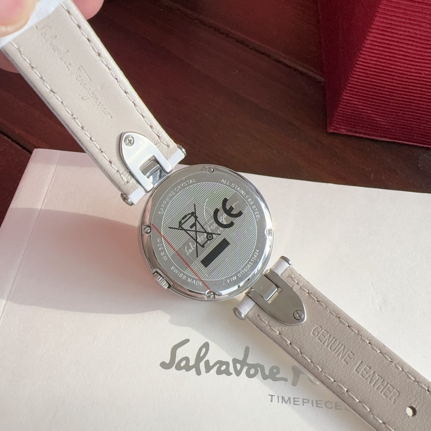 Luxurious Firagm Watch: Imported Leather, Real Drills, Sapphire Glass, Calf Belt, Expensive. - 图片 7