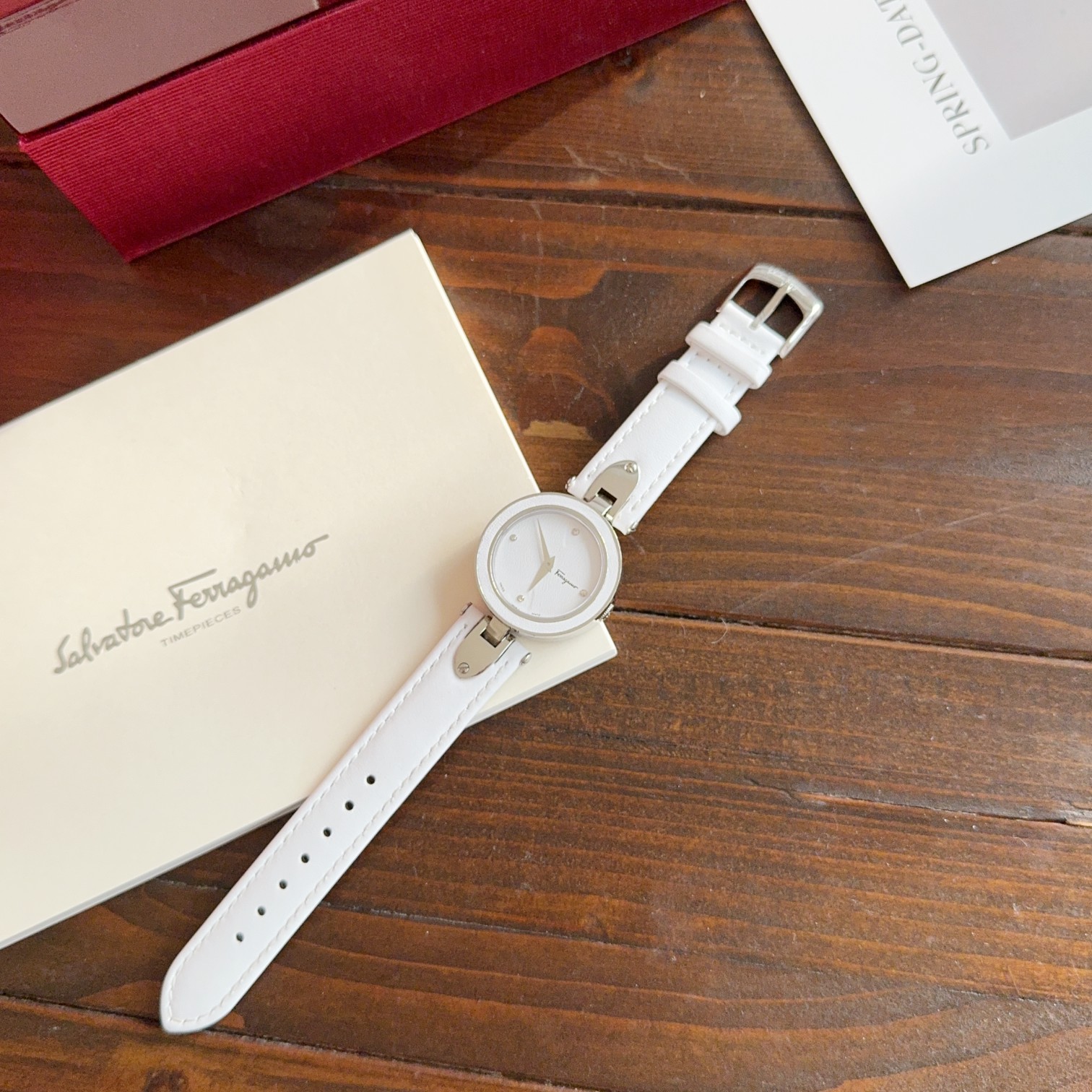 Luxurious Firagm Watch: Imported Leather, Real Drills, Sapphire Glass, Calf Belt, Expensive. - 图片 4