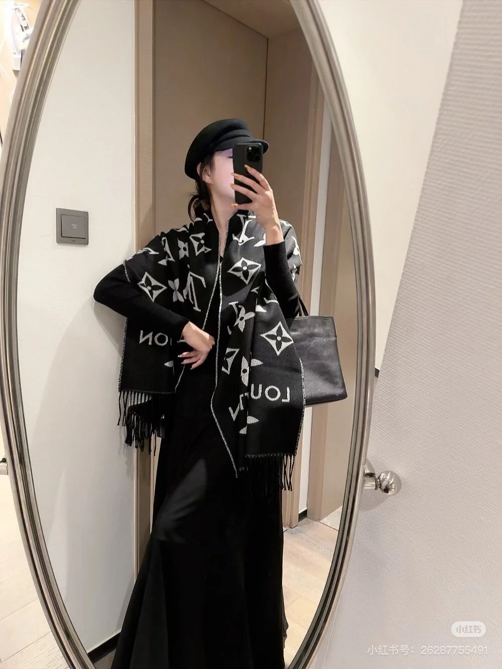 今年冬天的温暖是LV给哒
这条围巾软糯可爱又加分
气氛感一整个拿捏住啦！