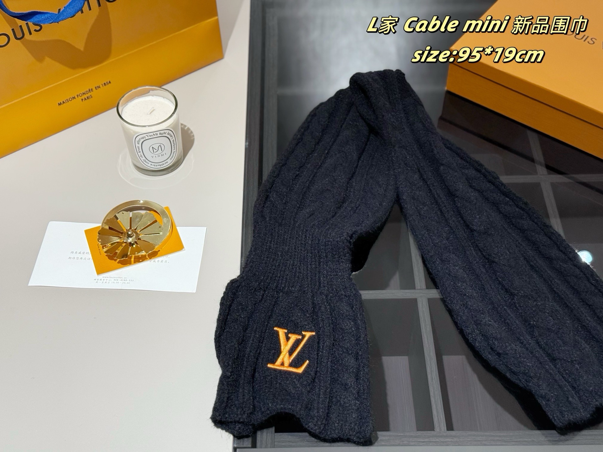 P65
配密封礼盒
LV | Cable mini 新品围巾
路易威登新品围巾好惊艳
材质软糯细腻亲肤
而且很衬肤色 显白特别白嫩嫩的
男女皆可哦 超高性价比
size:95*19cm