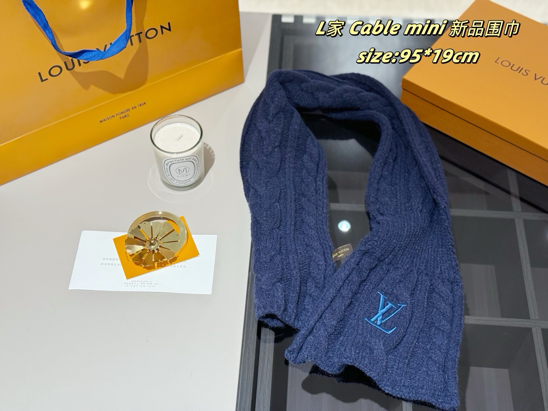 P65
配密封礼盒
LV | Cable mini 新品围巾
路易威登新品围巾好惊艳
材质软糯细腻亲肤
而且很衬肤色 显白特别白嫩嫩的
男女皆可哦 超高性价比
size:95*19cm