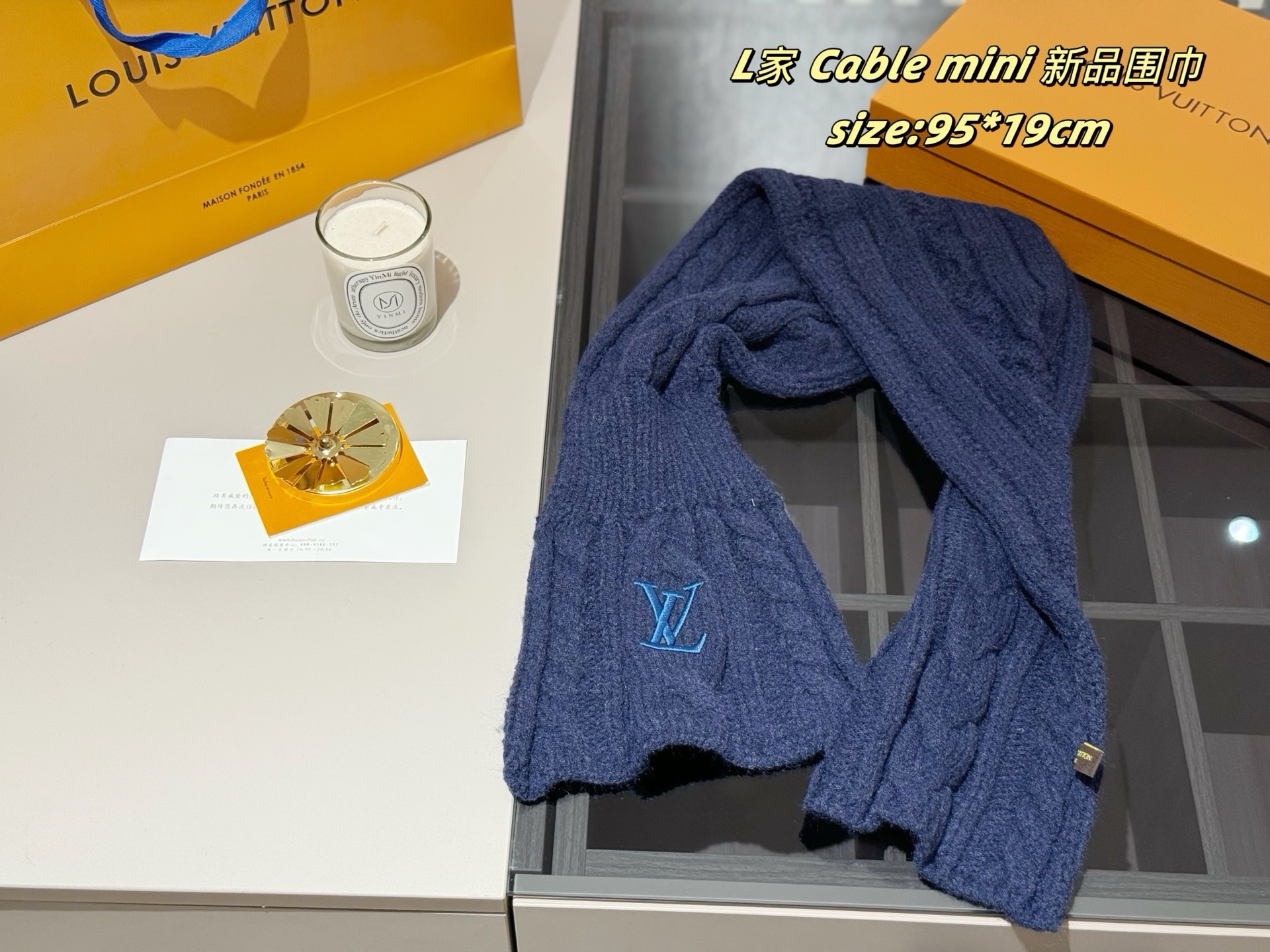 P65
配密封礼盒
LV | Cable mini 新品围巾
路易威登新品围巾好惊艳
材质软糯细腻亲肤
而且很衬肤色 显白特别白嫩嫩的
男女皆可哦 超高性价比
size:95*19cm