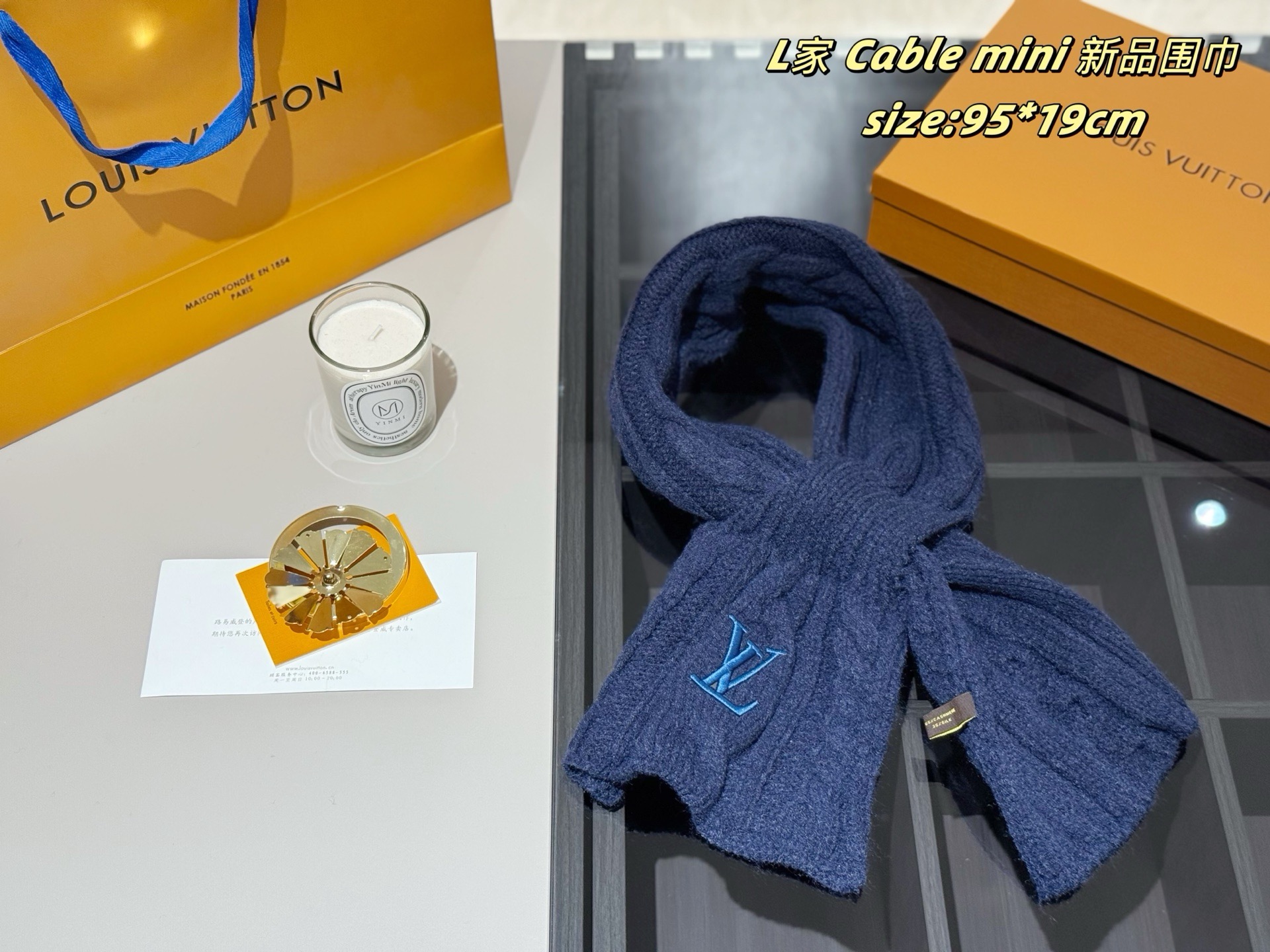 P65
配密封礼盒
LV | Cable mini 新品围巾
路易威登新品围巾好惊艳
材质软糯细腻亲肤
而且很衬肤色 显白特别白嫩嫩的
男女皆可哦 超高性价比
size:95*19cm
