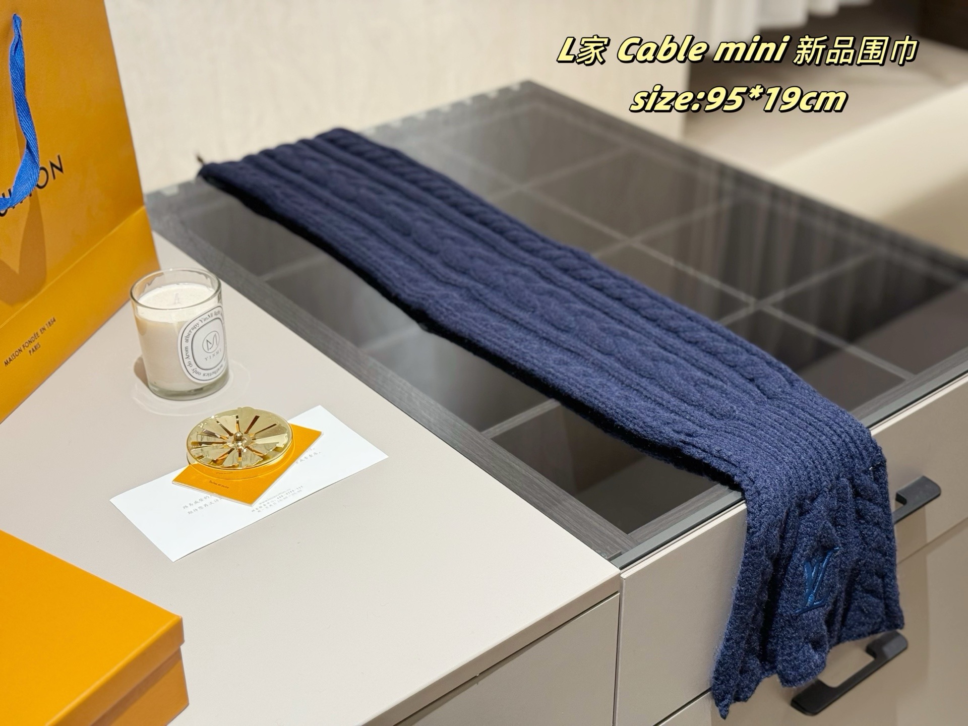 P65
配密封礼盒
LV | Cable mini 新品围巾
路易威登新品围巾好惊艳
材质软糯细腻亲肤
而且很衬肤色 显白特别白嫩嫩的
男女皆可哦 超高性价比
size:95*19cm