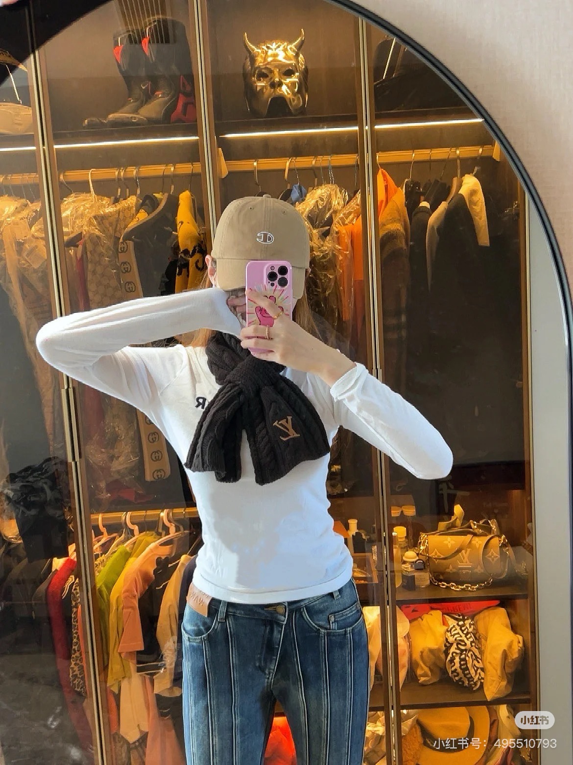 秋冬的氛围感还得是LV围巾🧣
特别Q 带着超舒服 卫衣 开衫超级百搭！
