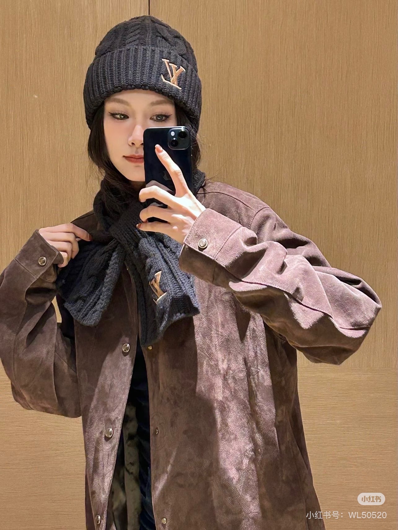 秋冬的氛围感还得是LV围巾🧣
特别Q 带着超舒服 卫衣 开衫超级百搭！
