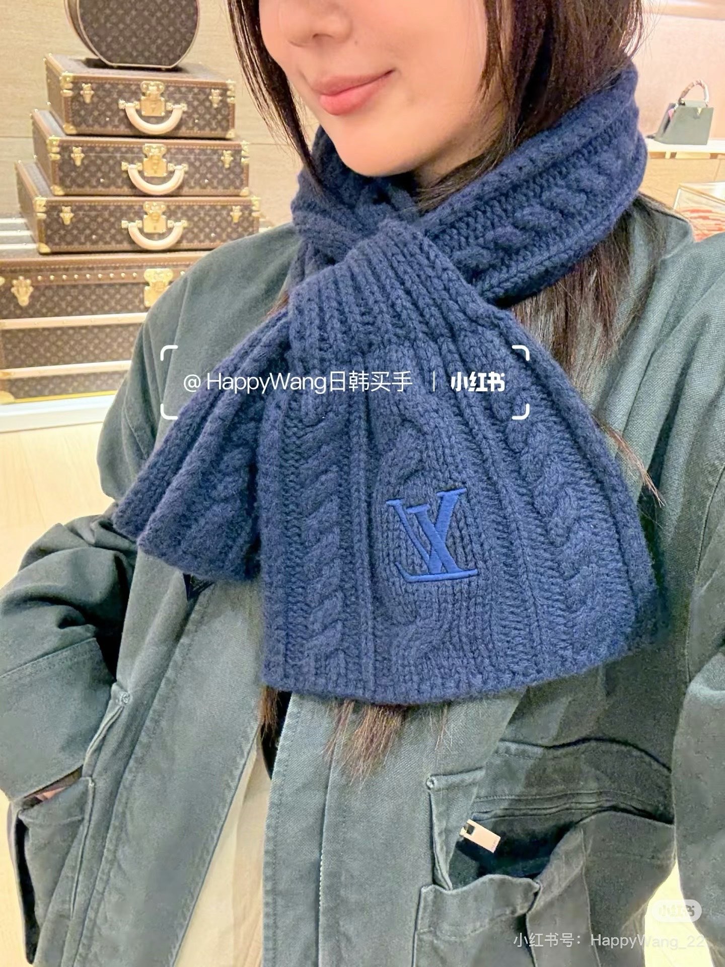 秋冬的氛围感还得是LV围巾🧣
特别Q 带着超舒服 卫衣 开衫超级百搭！
