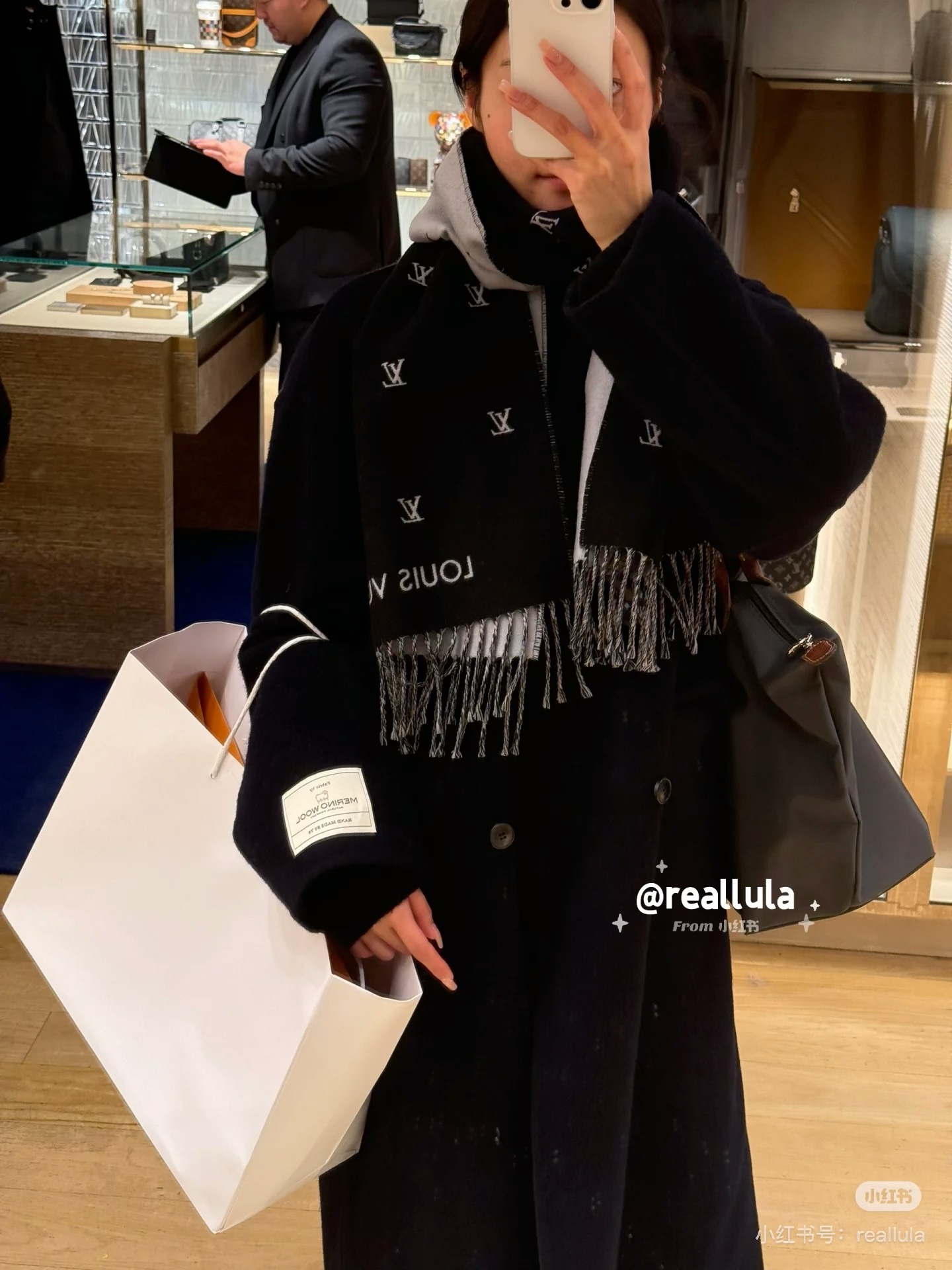 秋冬穿搭点睛之笔🧣
需要展现出层次感与时尚感。而在众多冬季配饰中，围巾无疑是最具灵魂的单品之一