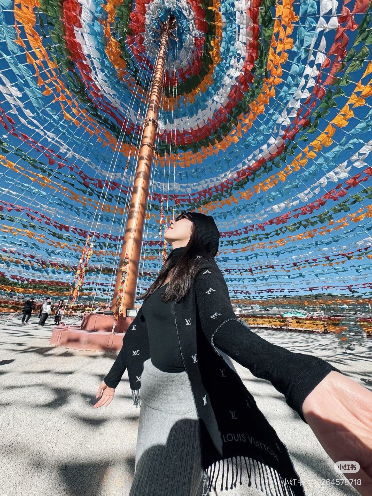 秋冬穿搭点睛之笔🧣
需要展现出层次感与时尚感。而在众多冬季配饰中，围巾无疑是最具灵魂的单品之一