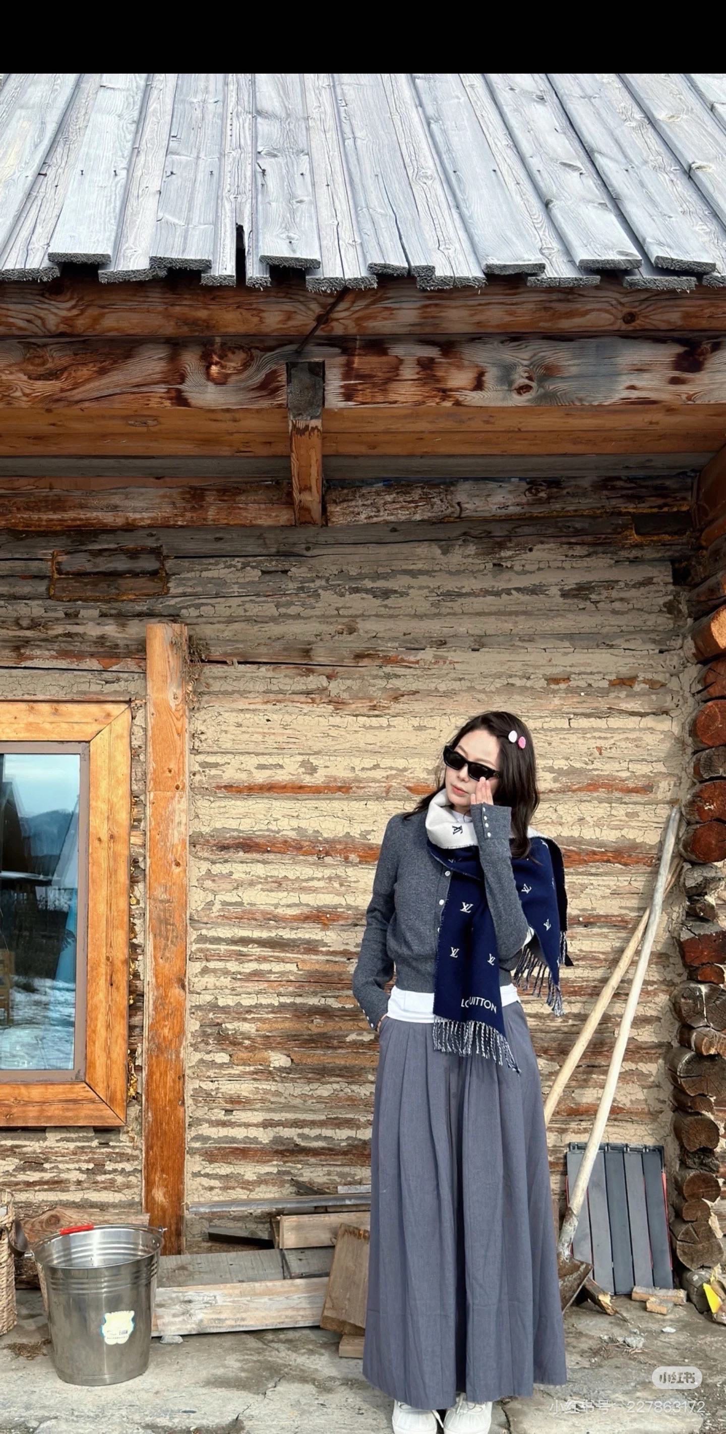 秋冬穿搭点睛之笔🧣
需要展现出层次感与时尚感。而在众多冬季配饰中，围巾无疑是最具灵魂的单品之一