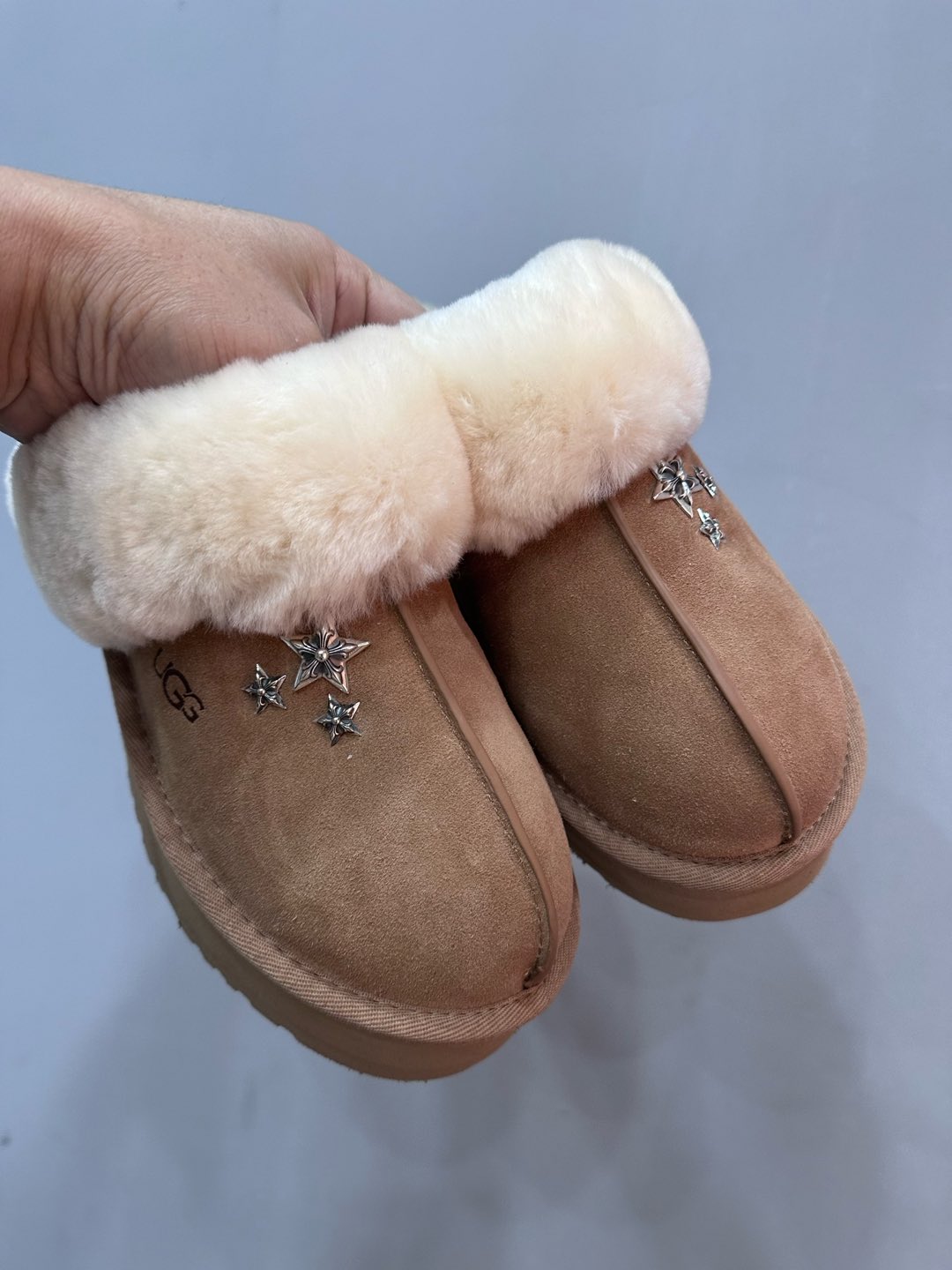 Chrome hearts x UGG new women's khaki shearling slippers